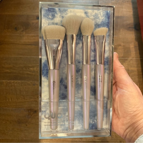TIE DYED & TRUE Complexion 4 Brush Set New in Box - Picture 2 of 4